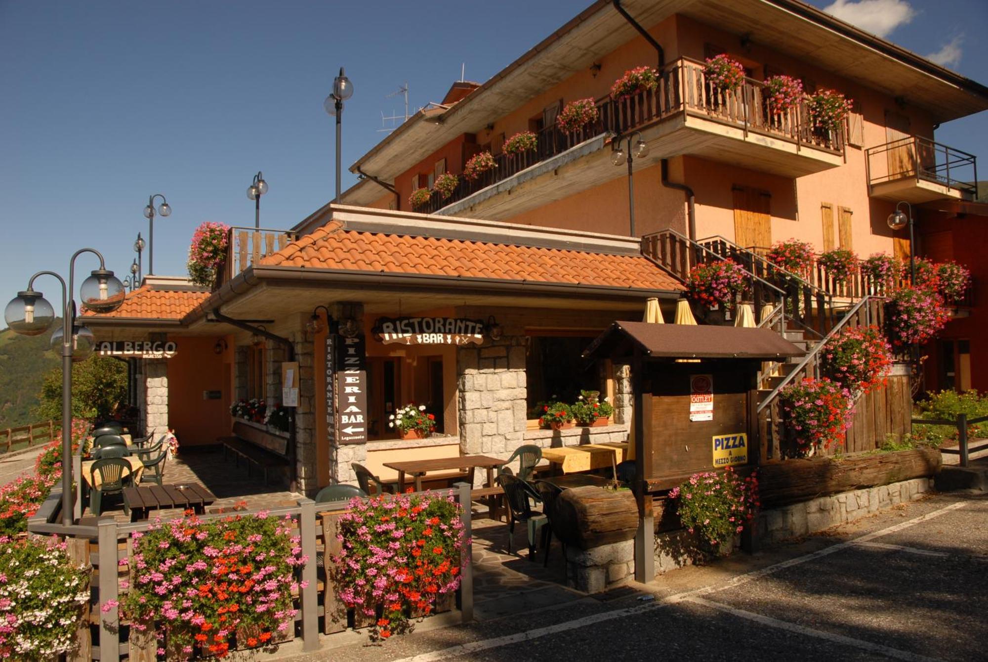Albergo Legazzuolo Montecampione Artogne Esterno foto