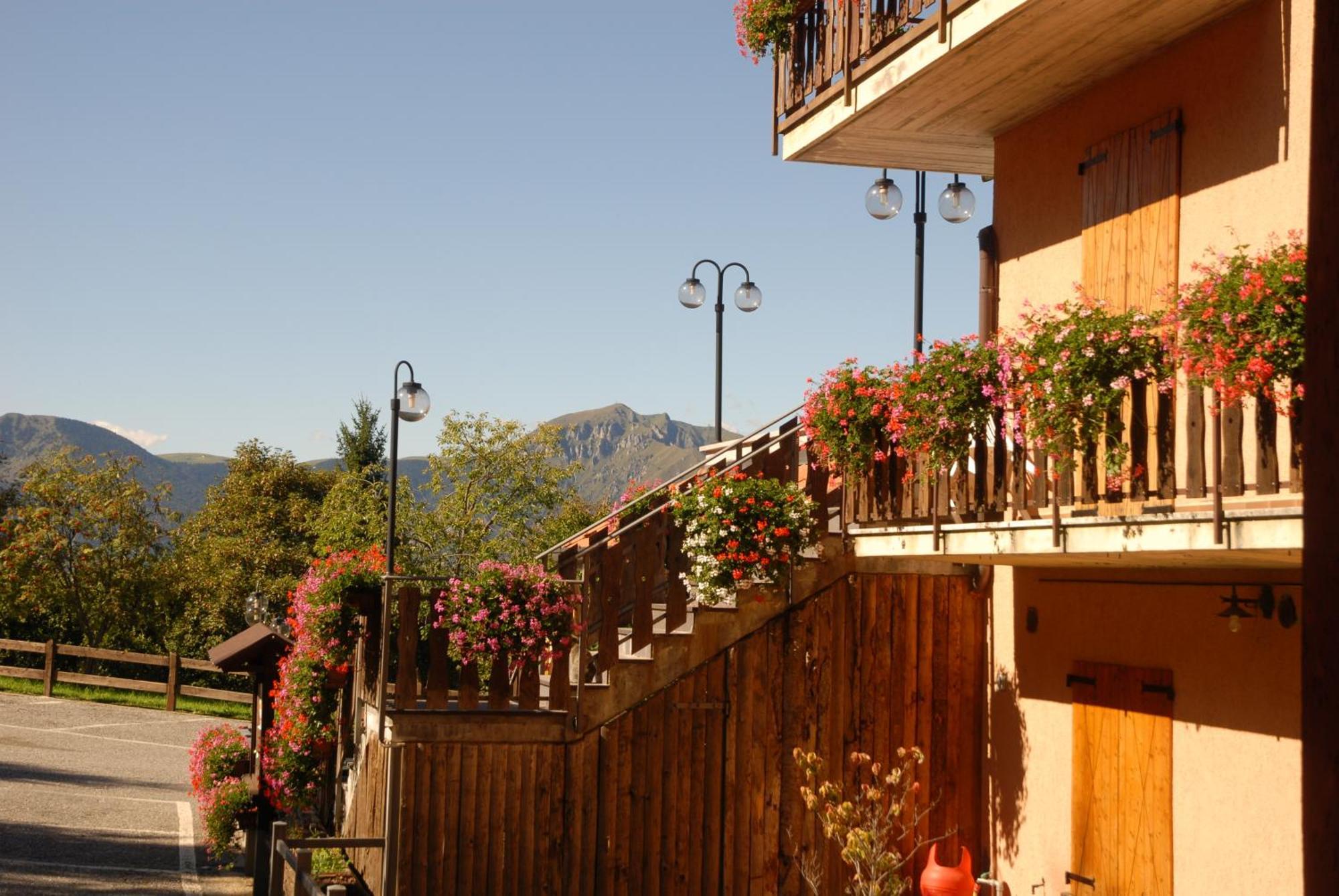 Albergo Legazzuolo Montecampione Artogne Esterno foto