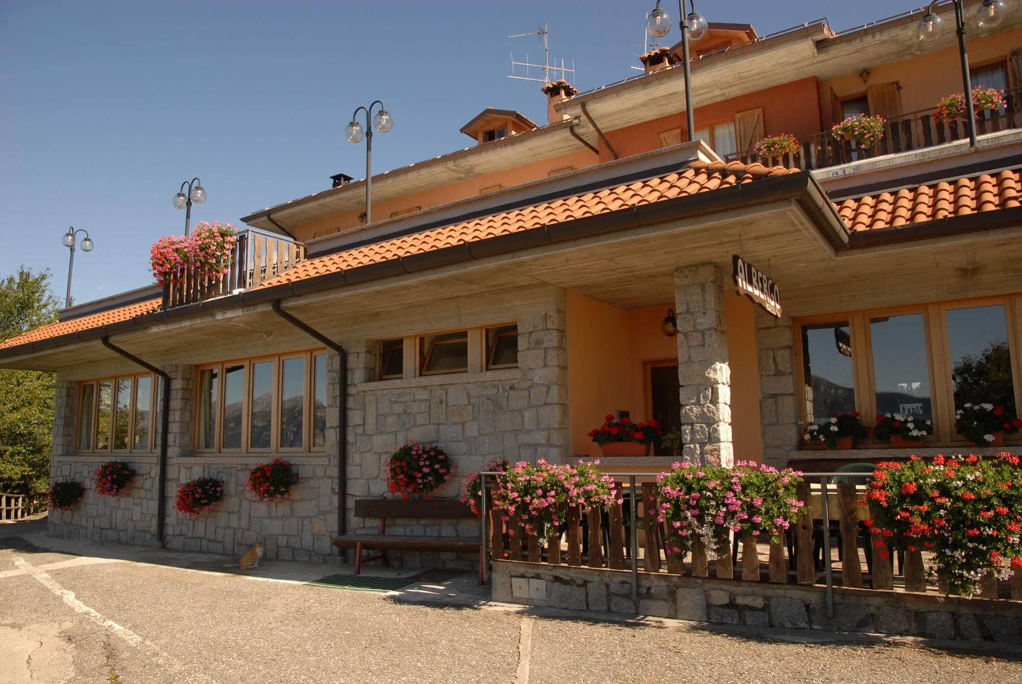 Albergo Legazzuolo Montecampione Artogne Esterno foto